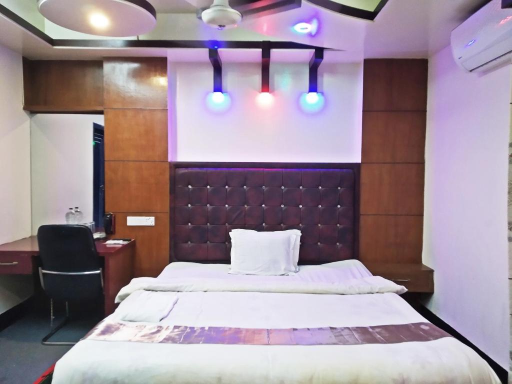  Hotel Blue Bird